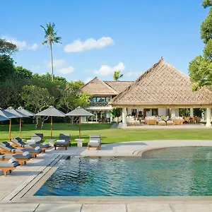 Atas Ombak Villa