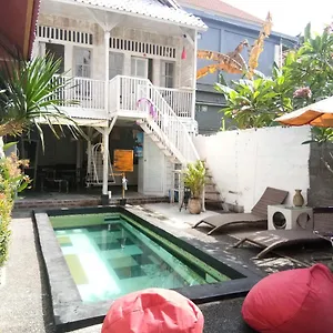 2* Hostel Ngurah