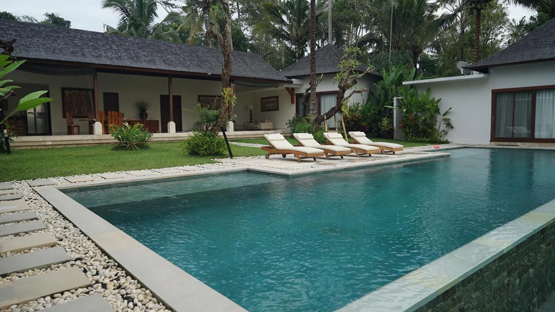 Santun Luxury Private Villas-Chse Certified Ubud 0*,  Indonésie